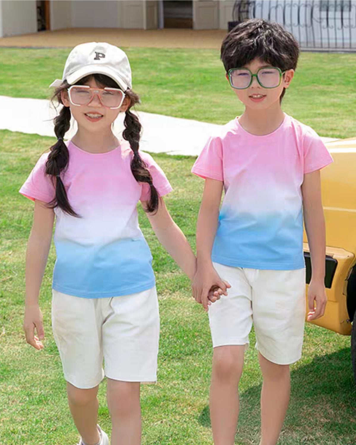 ピンクとブルーのグラデーションTシャツ