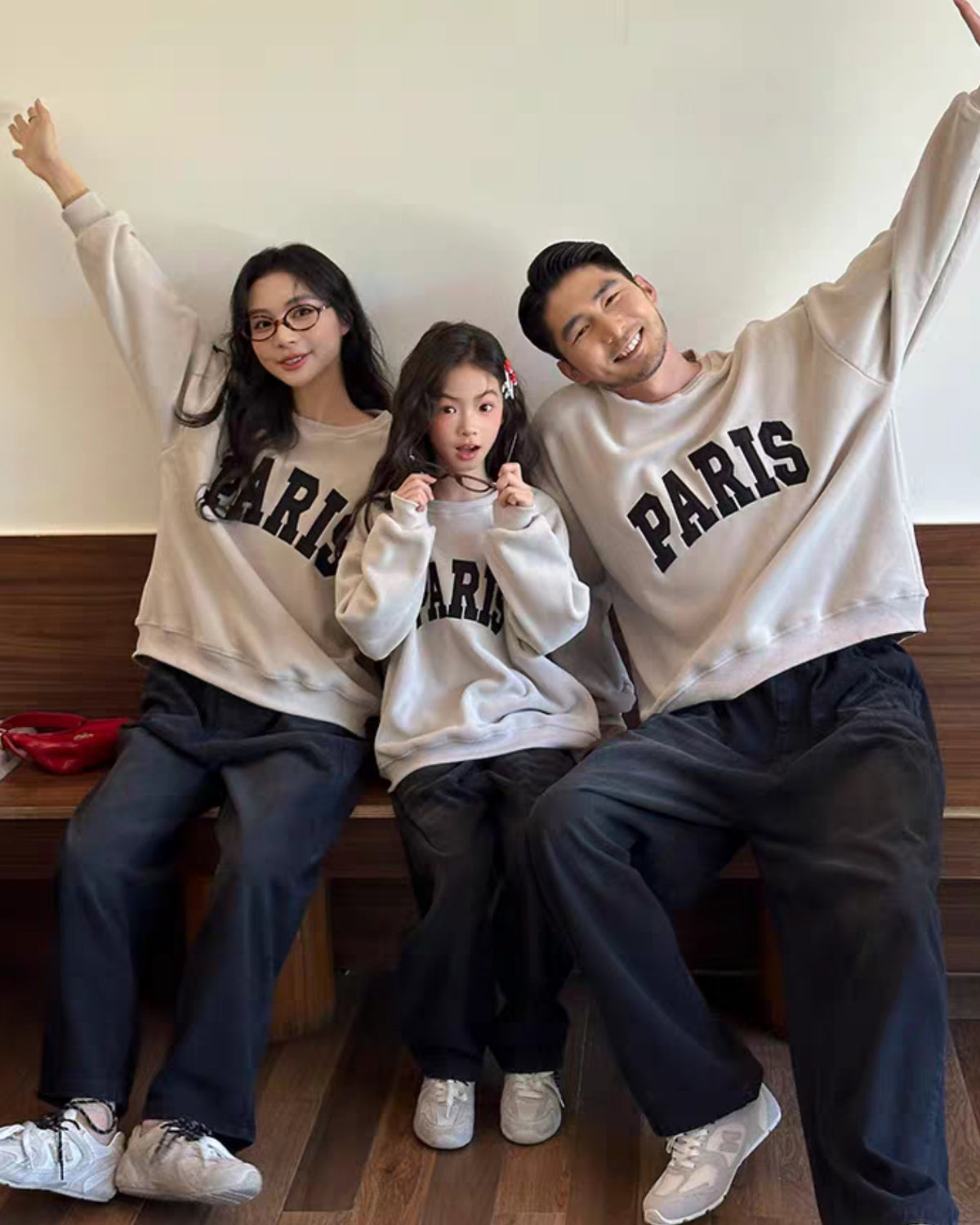 パリシック刺繍ロゴフリーススウェット(WHITE)